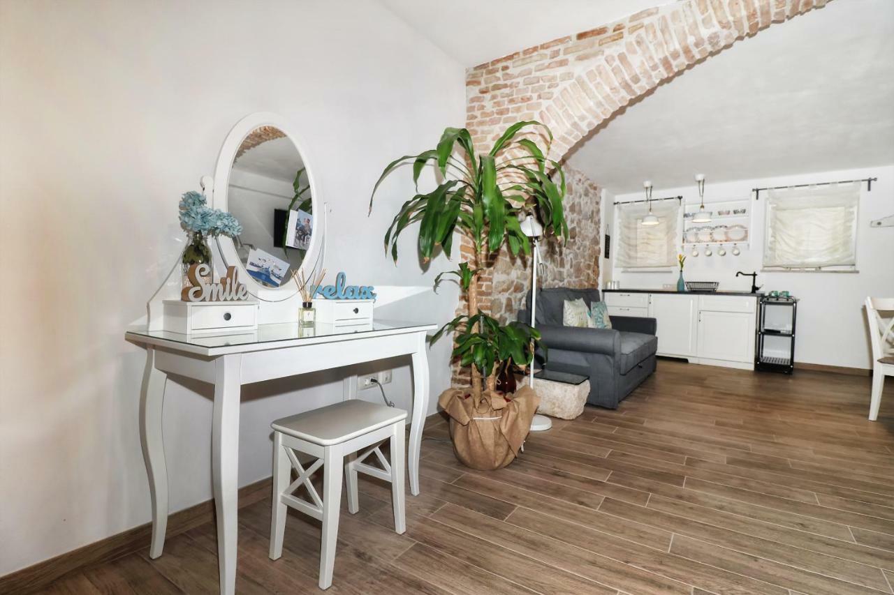 Cozy Apartment Mari 로비니 외부 사진